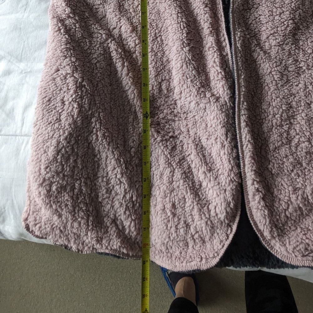 Women's Plus XXL Cozy Sherpa Wrap Grey/Pink - Picture 13 of 13
